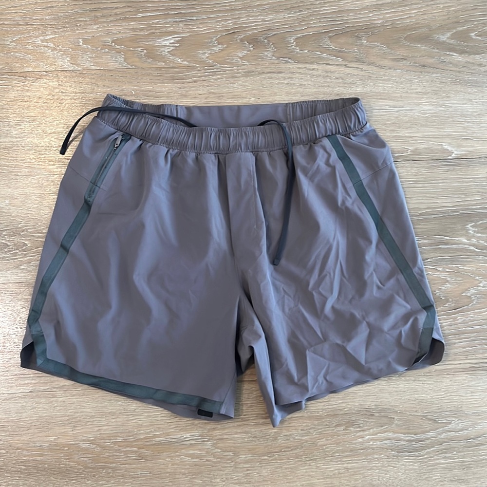 Lululemon Mens running shorts size large linerless